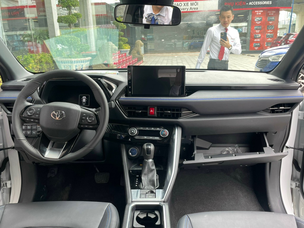 toyota yaris cross all new 8