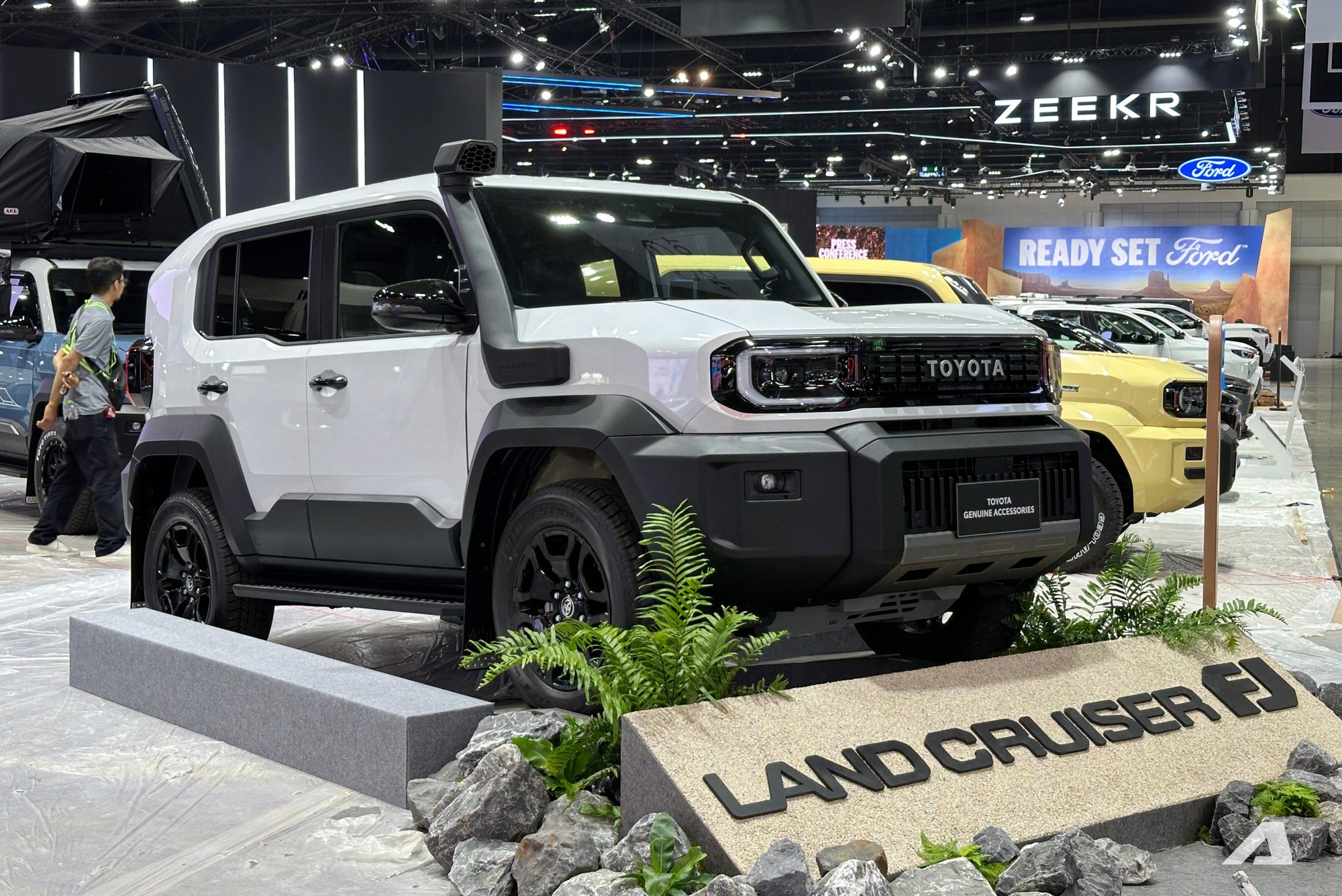Toyota land cruiser fj 2026 toyotamydinhhanoi 17
