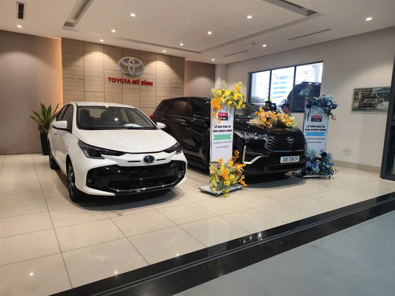 Mua Toyota Veloz Cross 2026 Tại Toyota Mỹ Đình – Lãi Suất 0%, Tặng 100% Lệ Phí Trước Bạ, Tặng 01 Năm Bảo Hiểm Thân Vỏ Và Phụ Kiện Chính Hãng 21 ảnh giao xe toyota veloz và vios tại toyota mỹ đình