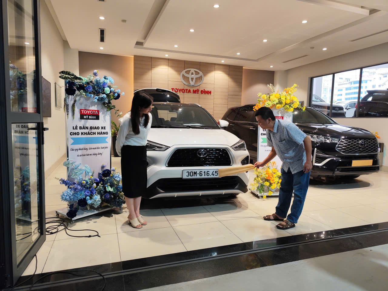 Toyota Mỹ Đình Trân Trọng Bàn Giao Toyota Yaris Cross Tới Chị Nguyễn Thị Liên Và Gia Đình 5 z8024047406953 8f999981ee6649c2206896fd3ded95eb